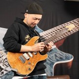 �M�^�[�����ɂ�鑦���o�g����M�^�[�n�C���t���G���T�[���o�� �g�ˎ��̊X���߂��鉹�y�t�F�X�J�� 