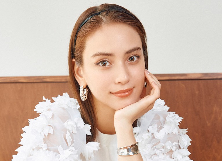 J photo:⑏ (C)oricon ME inc. 