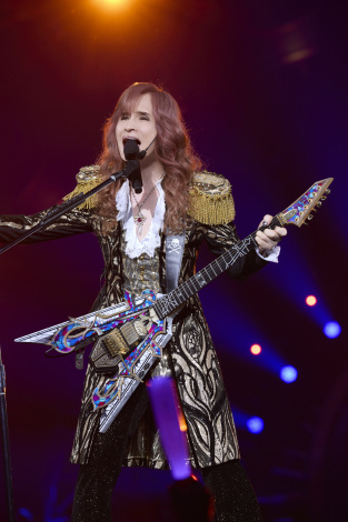THE ALFEE バンドライブフォトブック THE ALFEE、デビュー51周年の横浜アリ公演で通算2972本目の