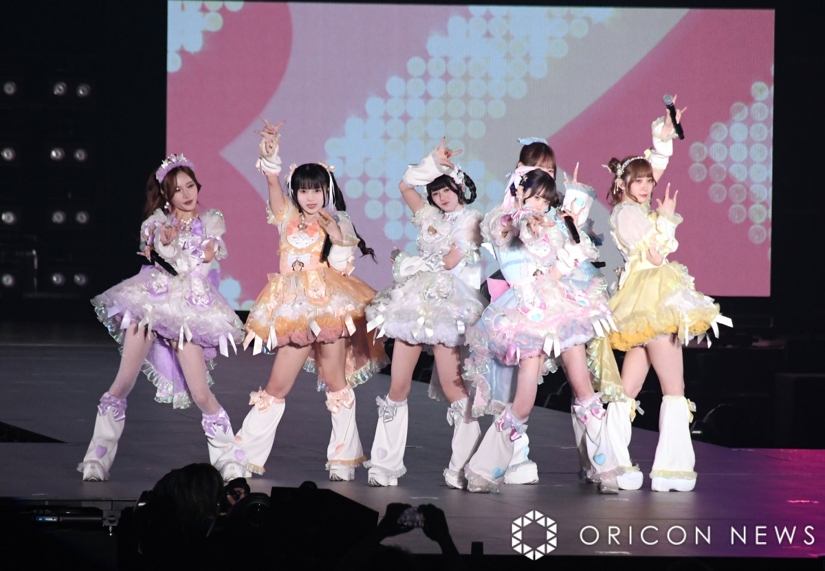 渦中”ゆりにゃ＆プロデュースグループ、大阪で突然のパフォーマンス