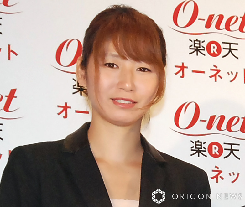［訳あり］サイン入りバレーボール JPN NO.13 大友　愛 バレーボール元日本代表・大友愛さんが竹下、木村との「姉妹コーデ」を