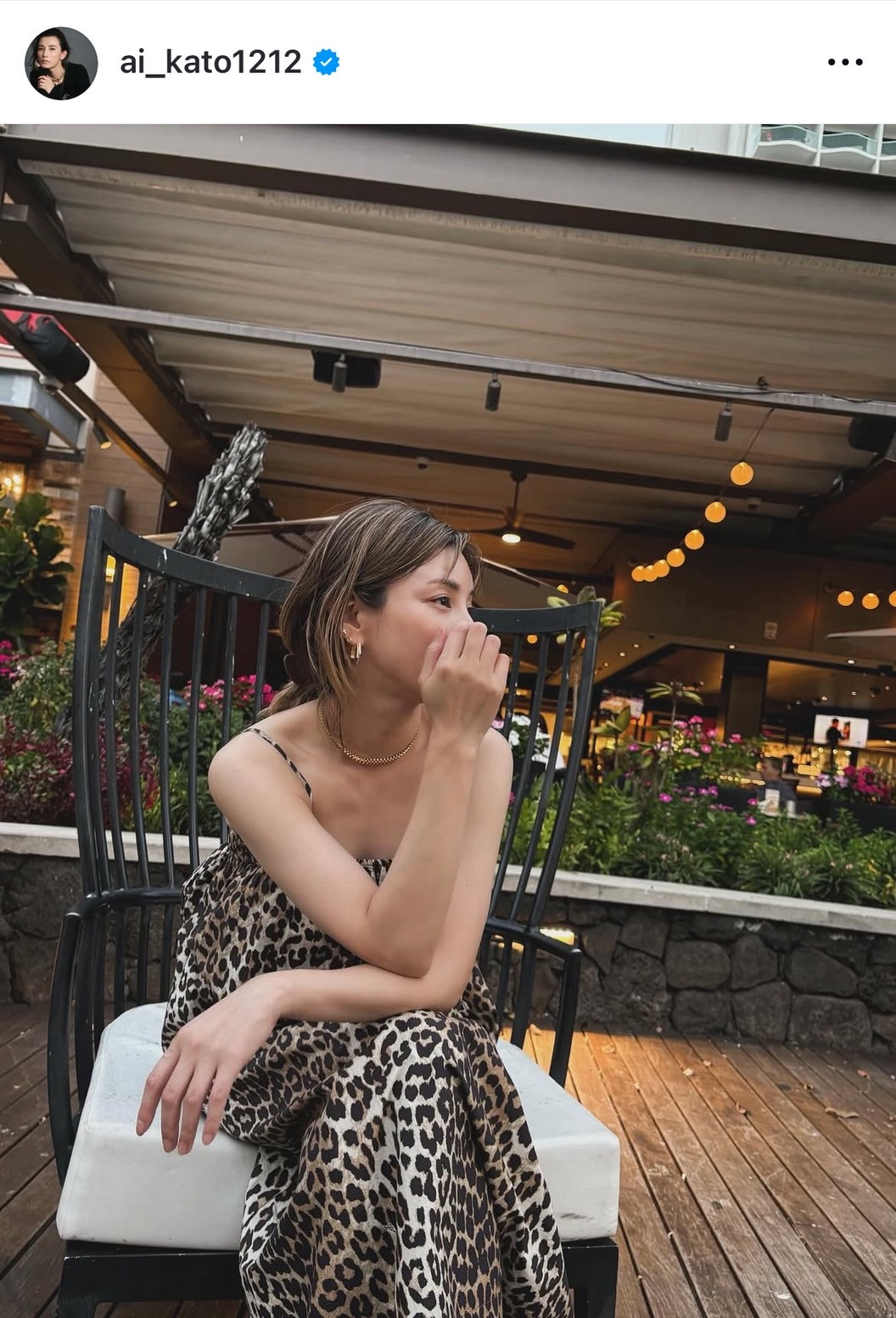 42歳・加藤あい、“胸元ざっくり”ヒョウ柄ワンピの夏コーデに反響「うひ