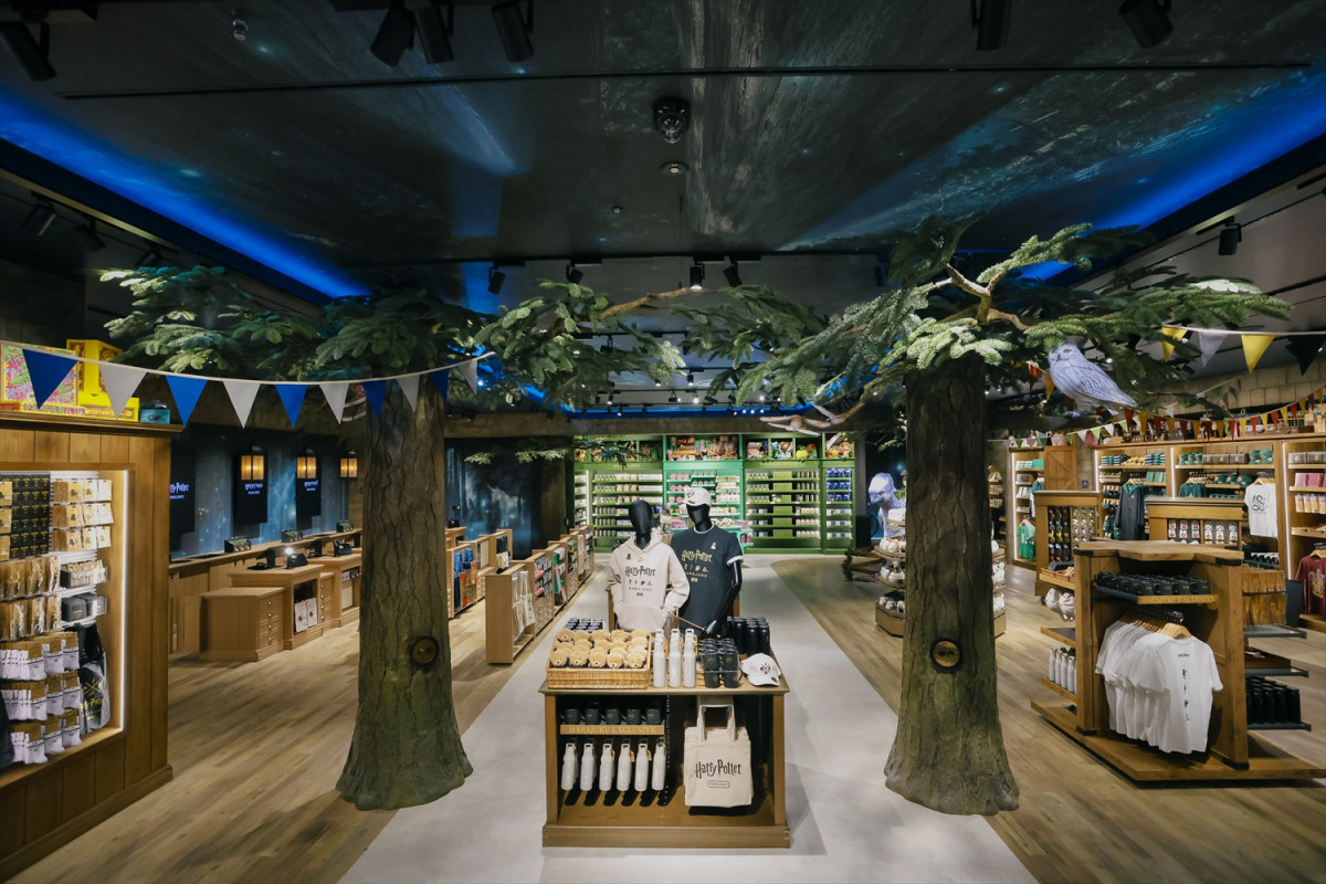 魔法界への入口が原宿に！日本初の旗艦店「ハリー・ポッター ショップ