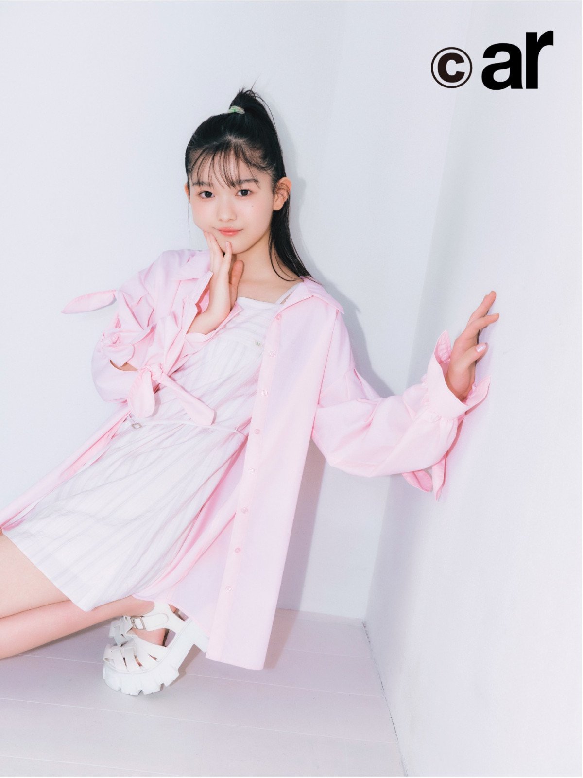 山川宇衣　櫻坂46 サイン入り生写真 山川宇衣 櫻坂46 四期生お披露目制服 生写真 直筆 サイン - メルカリ