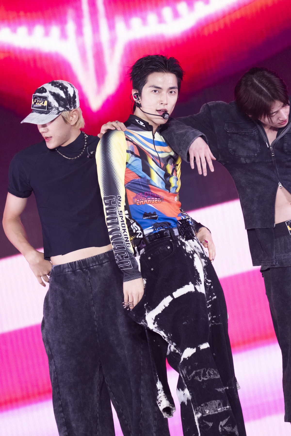 SMTOWN LIVE』XngHan&Xoul、日本初ステージに大歓声 先輩・イトゥクが