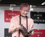 ���\���ʐ^�W�wTRENTE�x�����L�O�C�x���g�O��މ�ɓo�d���������}�E�V���[�� (C)ORICON NewS inc. 