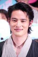 画像・写真 | KAT-TUN上田＆菅田将暉、髪バッサリ坊主頭に
