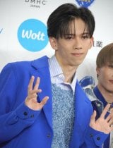 杉山清貴、30周年記念ツアーファイナルで20曲熱唱 | ORICON NEWS