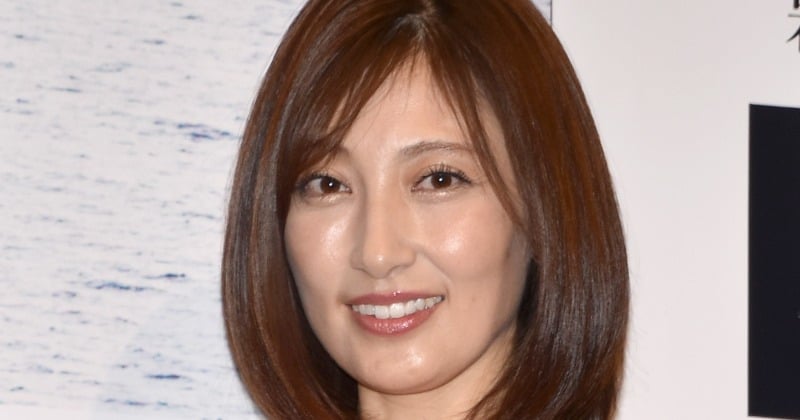 熊田曜子、14年ぶりゴルフショット公開 ミニスカウエアで美太ももあらわ「ナイスショット」