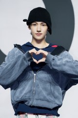 �uCORTIS The 1st EP �wCOLOR OUTSIDE THE LINES�xMEDIA SHOWCASE�v���J�Â���CORTIS�ESEONGHYEON�iP�j&�iC�jBIGHIT 