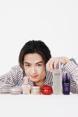 �wVOCE�x�A���o�T�_�[�ɏA�C�����쑺��n(C)VOCE 