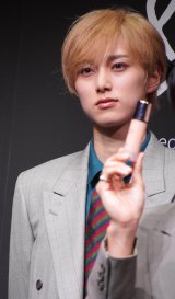 �w����be���x�[�X���C�N���j���[�A����2�e���\��x�ɏo�Ȃ���INI�E���菠�C �iC�jORICON NewS inc. 