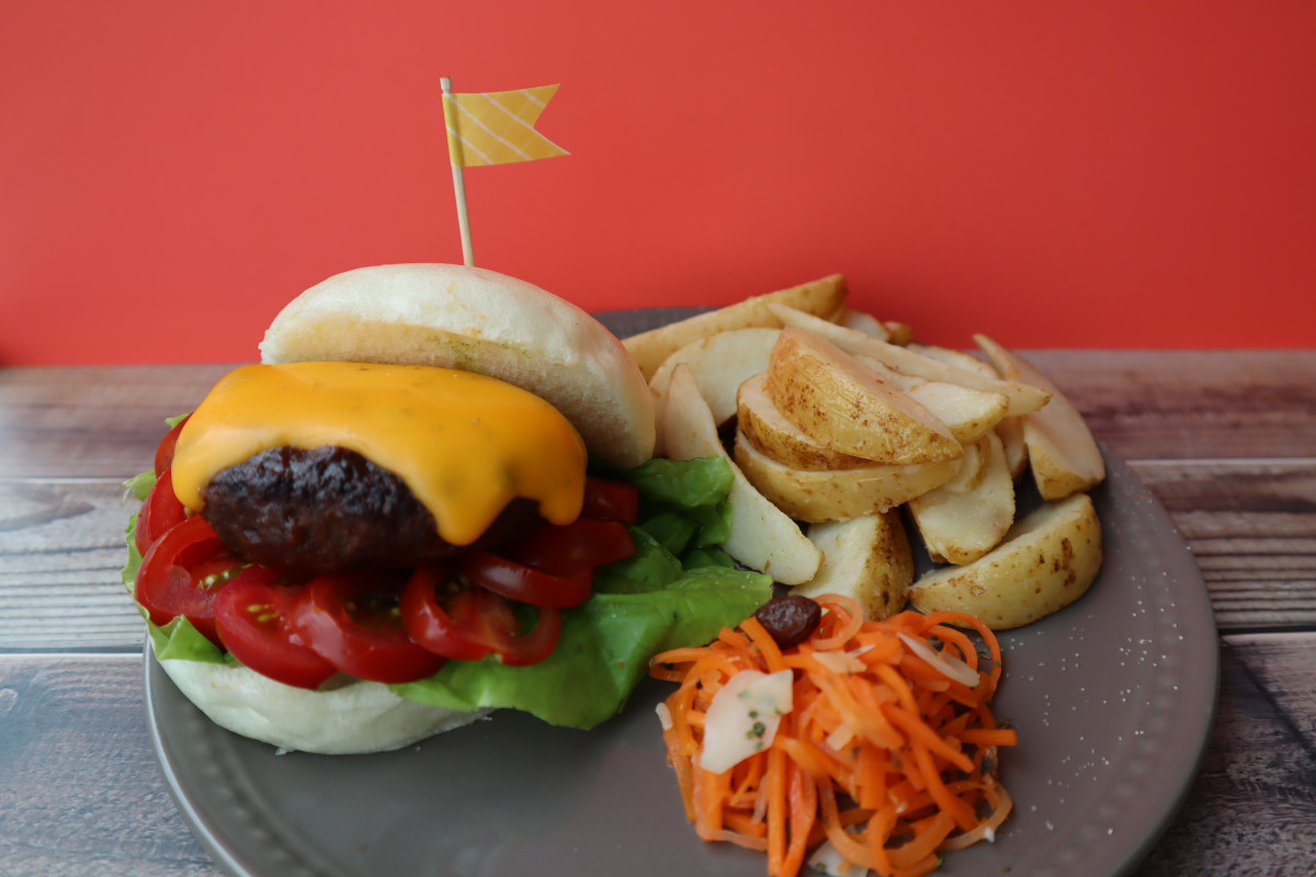 ܂o[K[=û܂܁vłuAWvłAHו낢 