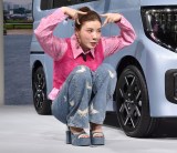 ���Y �V�^�w���[�N�X�x��s��I��ɓo�d���������ˎ� (C)ORICON NewS inc. 