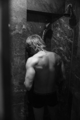 (��)�V���[��(�����})/(�B�e)�����r�l �w�����}�V���[��1st�ʐ^�W�uTRENTE�v�x(�o�Ŏ�:SDP/2025�N8��11������)��� (C)SDP 