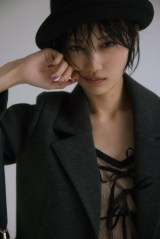 山下美月イメージ一変！“強さと可愛さ”共存する大人カット公開