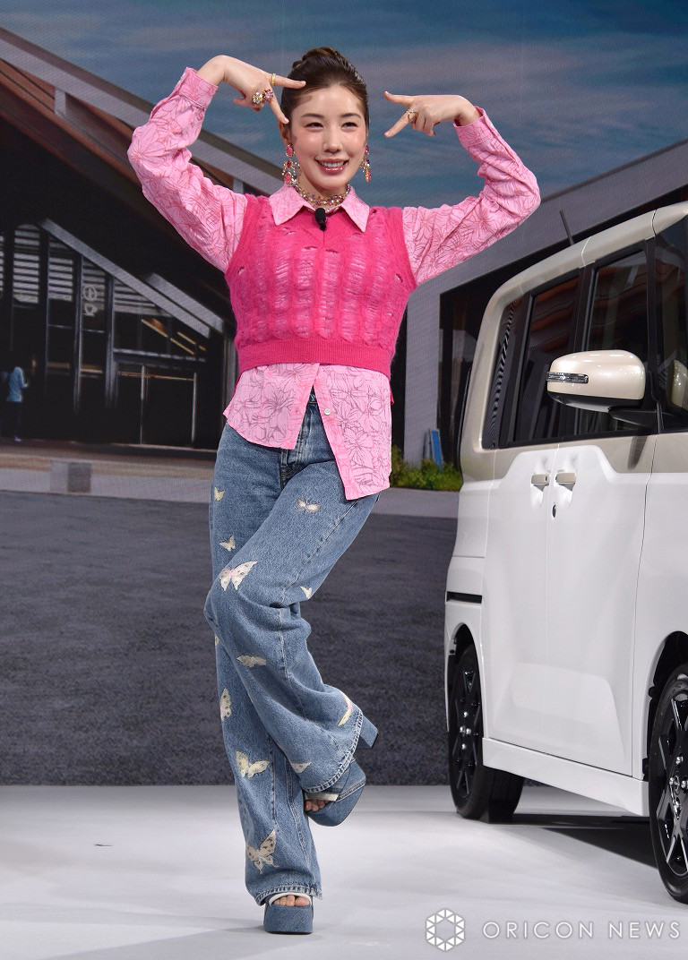 画像・写真 | 仲里依紗「ご覧の通り、1色じゃ収まらない人生なので（笑