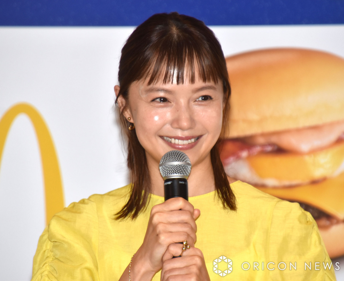 宮崎あおい、大好きなジョイマンと共演 一緒に営業回りを提案され笑顔