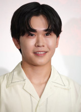 �f��w�J���_�T�� THE LAST NIGHT�x�w�Z�v���~�A�ɃT�v���C�Y�œo�ꂵ����ؕ� (C)ORICON NewS inc. 