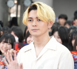 �f��w�J���_�T�� THE LAST NIGHT�x�w�Z�v���~�A�ɃT�v���C�Y�œo�ꂵ�����h�c���� (C)ORICON NewS inc. 