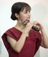 �f��w�J���_�T�� THE LAST NIGHT�x�w�Z�v���~�A�ɃT�v���C�Y�œo�ꂵ�����{�� �iC�jORICON NewS inc. 