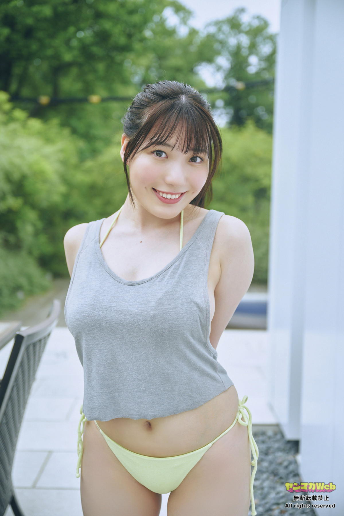 トランジスタグラマー”小日向優花、秘蔵カット公開 “服の上からわかる