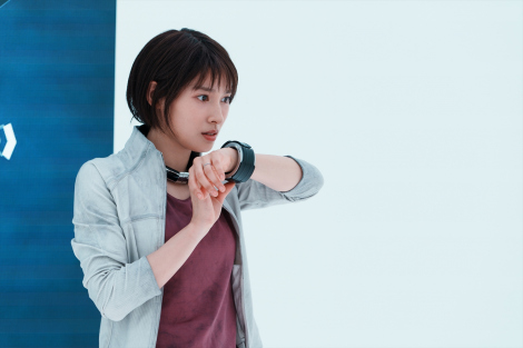 �w���ۂ̍��̃A���X�x�V�[�Y��3�A��ʎʐ^ �iC�j�����H�C�E���w�ف^ROBOT 