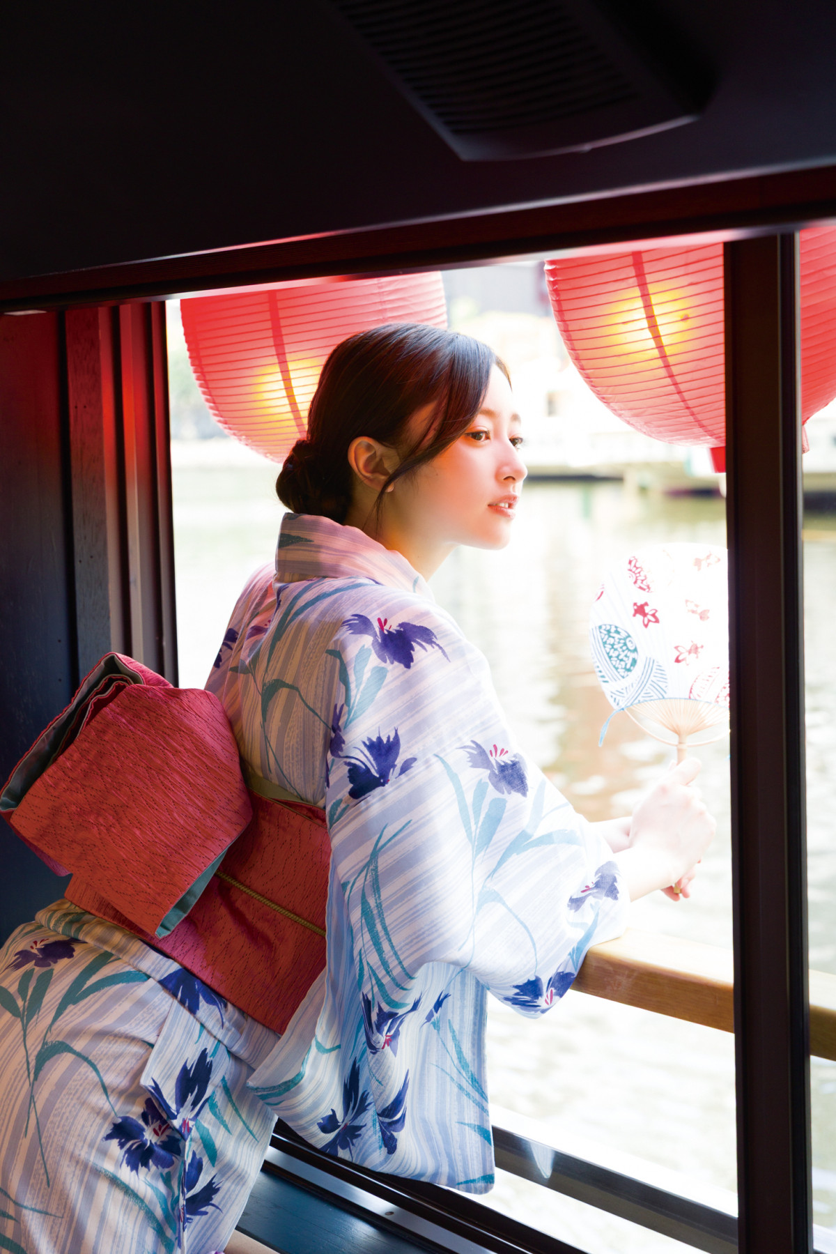 乃木坂46井上和、美しい浴衣姿を披露 “和”を感じさせる納涼