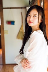 乃木坂46井上和、美しい浴衣姿を披露 “和”を感じさせる納涼グラビア