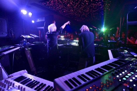 画像・写真 | 小室哲哉×浅倉大介によるPANDORA、8月1日のライブ映像を