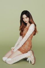 aespa�ENINGNING�uFILA Echappe MILK TEA�v�V�r�W���A�� 