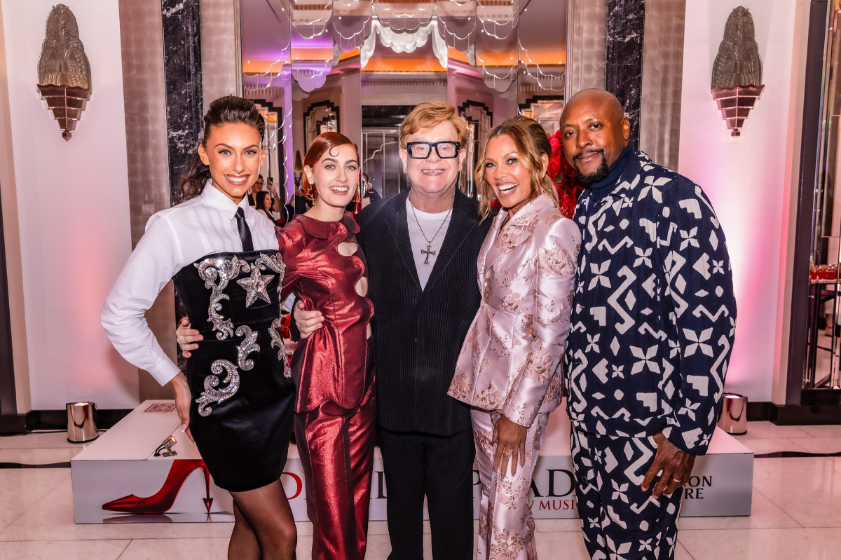 エルトン・ジョン作曲『プラダを着た悪魔』ミュージカル、未発表デモ