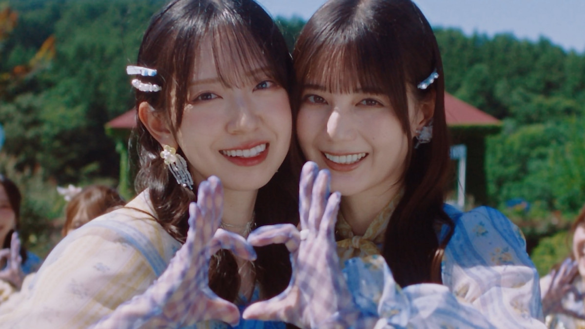 日向坂46、15thシングル「お願いバッハ！」MV公開 “なおみく”センター