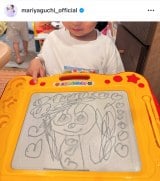 ����^���u�ŋ߂͊G�`���̂Ƀn�}��܂����Ă��鎟�j����v(�ʐ^�̓C���X�^�O����@mariyaguchi_official ���) 