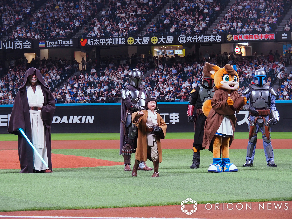 kC{nt@C^[YsSTAR WARS WEEKtɓoꂵiMT (C)ORICON NewS inc. 