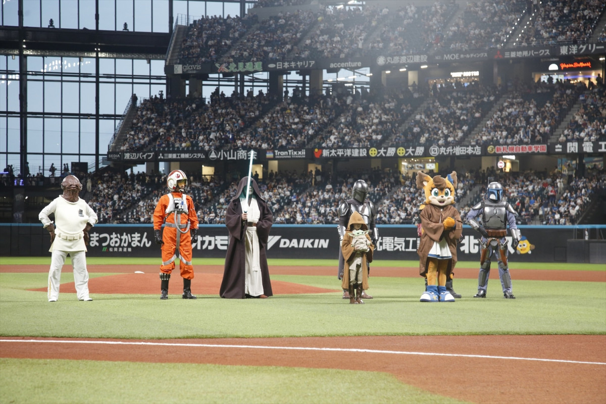 kC{nt@C^[YsSTAR WARS WEEKt̖͗l 