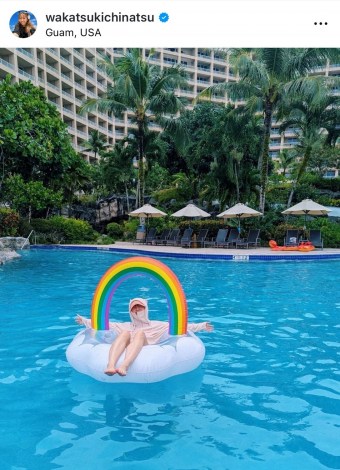 画像・写真 | 若槻千夏、水着姿でプール満喫 家族グアム旅行のバカンス