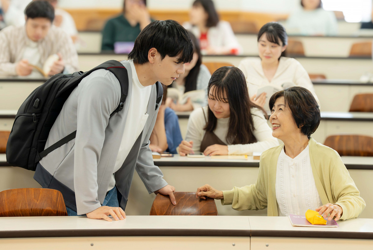 wxmRƁAR[q[ƁA킹̐x(C)2025uxmRƁAR[q[ƁA킹̐v 