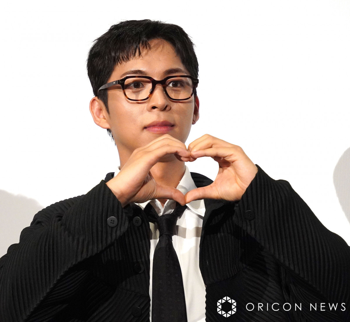 パク・ミニョン、自宅でのキャスト同士の交流明かす「お酒を飲んでいる