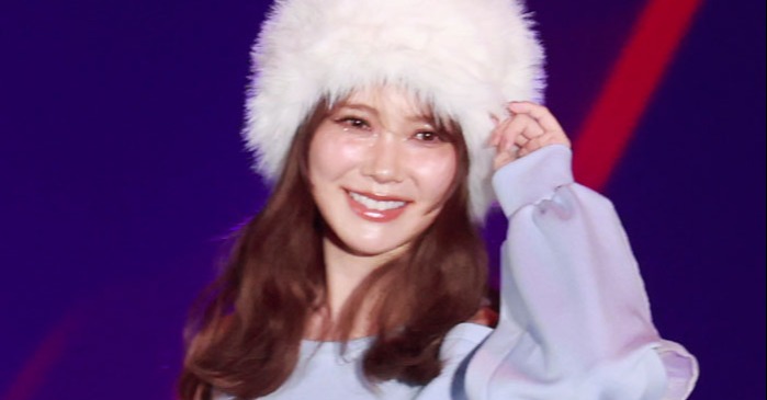 加藤史帆、カジュアルな肩出しコーデで“メロさ”演出 「MLB SPECIAL