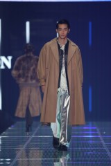 w41 }Cir K[YRNV 2025 AUTUMN/WINTERxɏo쑺N(C)}Cir TOKYO GIRLS COLLECTION 2025 AUTUMN/WINTER 