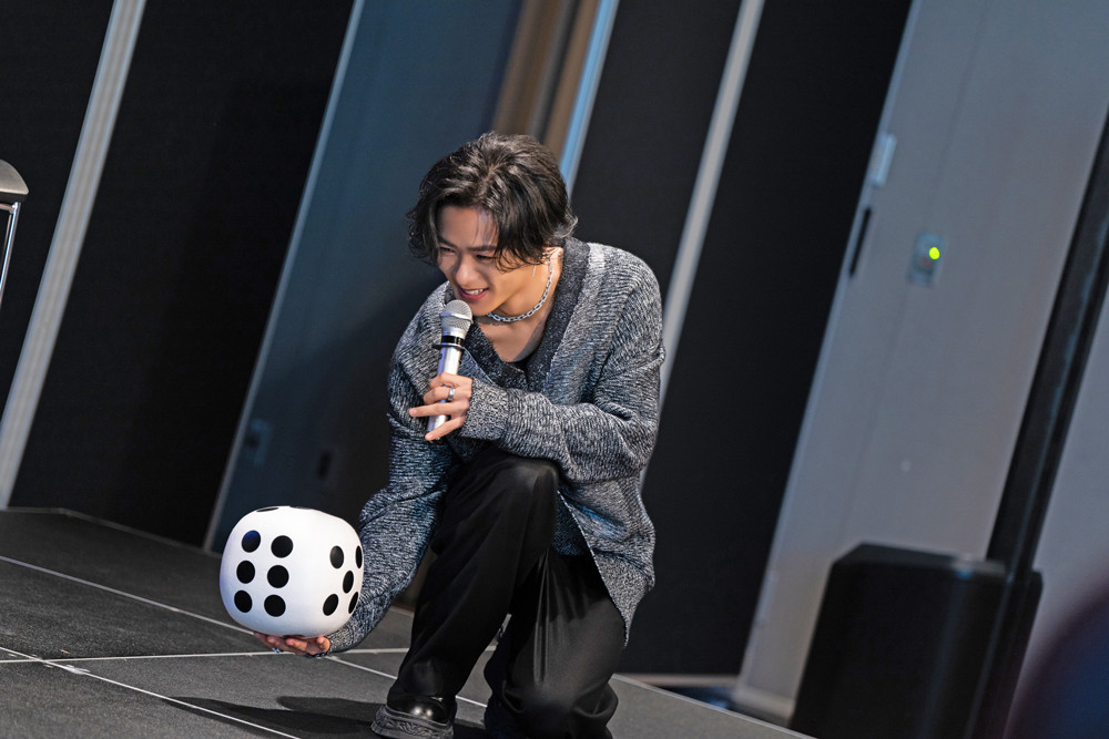 THE RAMPAGE川村壱馬、“コロロ愛”を熱弁 オリジナル食べ方も披露し会場