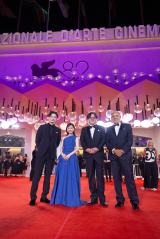 �w�ʂĂ��Ȃ��X�J�[���b�g�x���c�����A���c���؁A�דc��ē��u��81��x�l�`�A���ۉf��Ձv���b�h�J�[�y�b�g�ɂāiC�jKAZUKO WAKAYAMA 