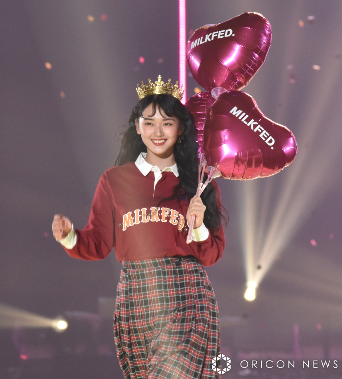 櫻坂46・山崎天、“悶絶級”笑顔に会場メロメロ 『TGC』でティアラ姿を