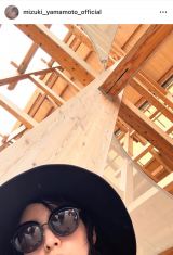 �R�{�����u������ɖ����ցB���n�ŗF�B�Ƃ������������ǁA�Ȃ�Ɗ�{�I�Ɏq�Ƃӂ���v�@�i�ʐ^�̓C���X�^�O���� @mizuki_yamamoto_official ���j 