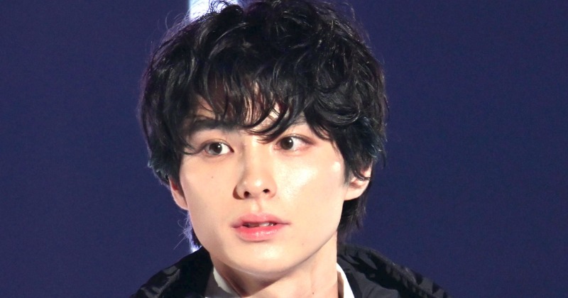 本田響矢、“世にも美しい貴公子”ショット「眼差しやばい」「クールな