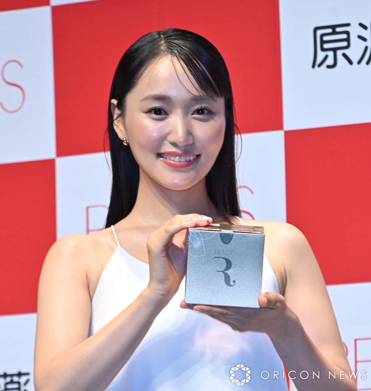 菅井友香　アクリル　時計　ローソン　欅坂46 櫻坂46 菅井友香 アクリル 時計 ローソン 欅坂46 櫻坂46 2025年最新】欅坂