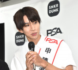 �wPSA�~�X�j�_�� �p�[�g�i�[�V�b�v���� ���\��x�ɓo�d�����͂��߂��Ⴟ��[ (C)ORICON NewS inc. 