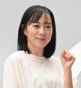 NGT48・荻野由佳、スレンダーボディを大胆披露 大人ビキニも挑戦