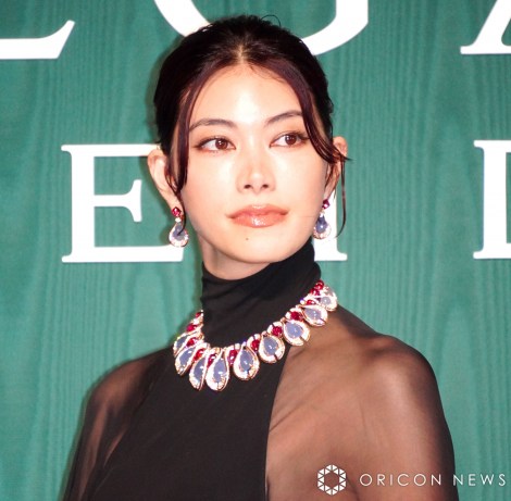 モデル・タレント森星 サイン色紙 森星の画像一覧 | オリコンニュース